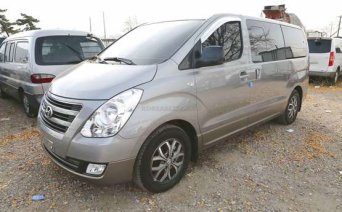 купить бу Hyundai Grand Starex 2016 год 2вд кожаный салон 11 мест категория Д цена Хундай Гранд Старекс 2вд б/у 2016 задний привод напрямую из Южной Кореи